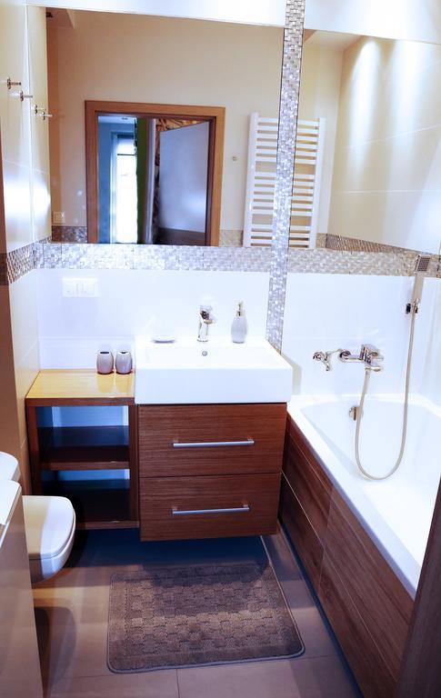 Apartament Teresa W Uniejowie Exteriör bild